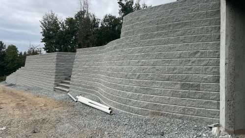 Geogrid-reinforced segmental block wall in Abbotsford, BC